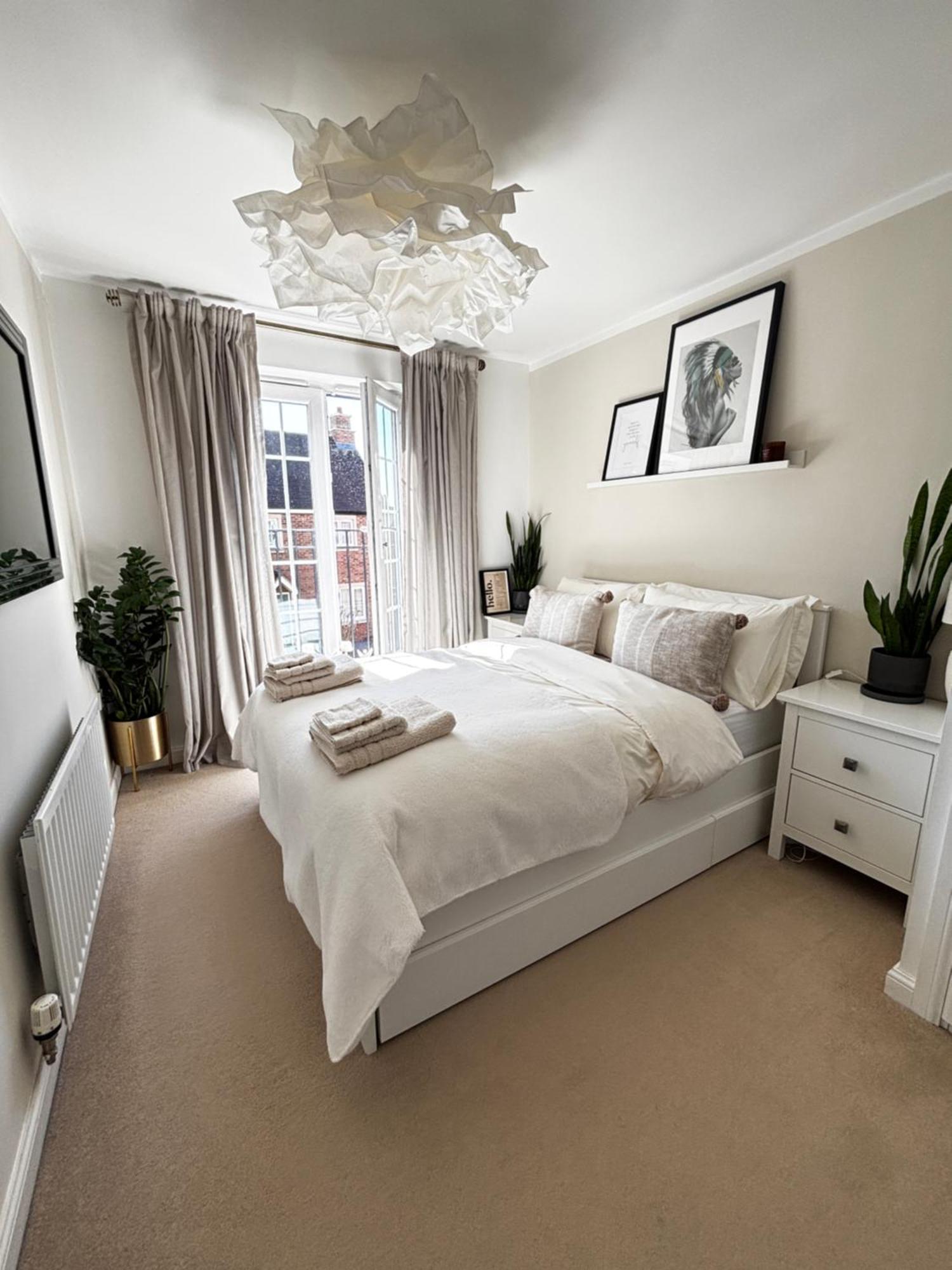 Delux Room With Private Parking, Sleeps 2, Perfect For Cotswold Getaway, Easy A419 Access Blunsdon Eksteriør bilde