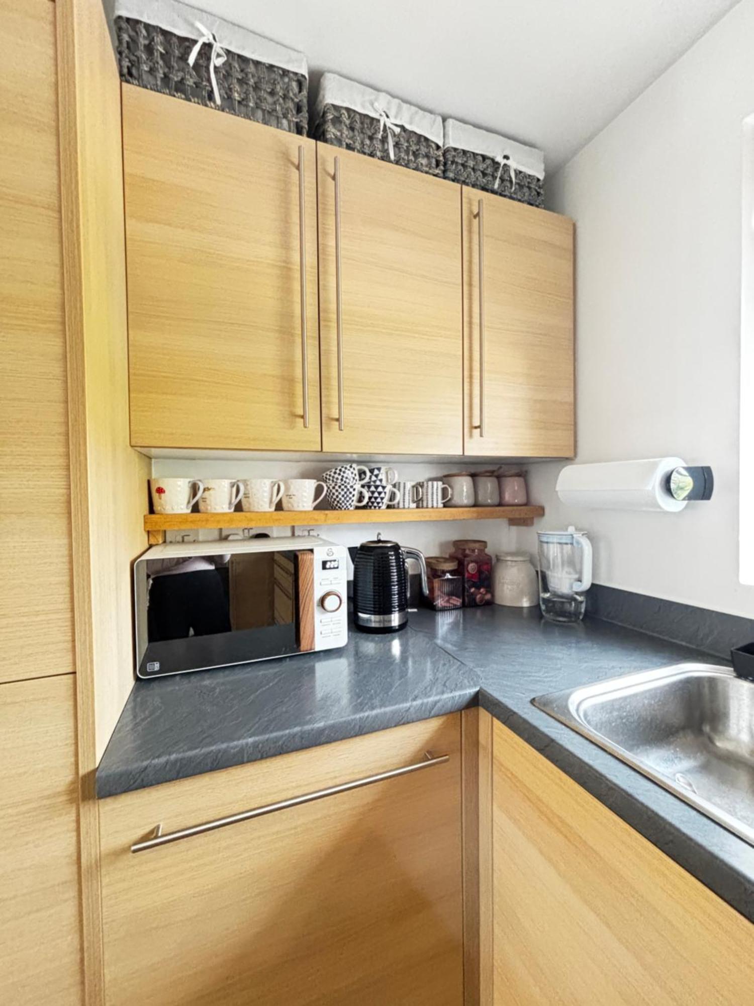 Delux Room With Private Parking, Sleeps 2, Perfect For Cotswold Getaway, Easy A419 Access Blunsdon Eksteriør bilde